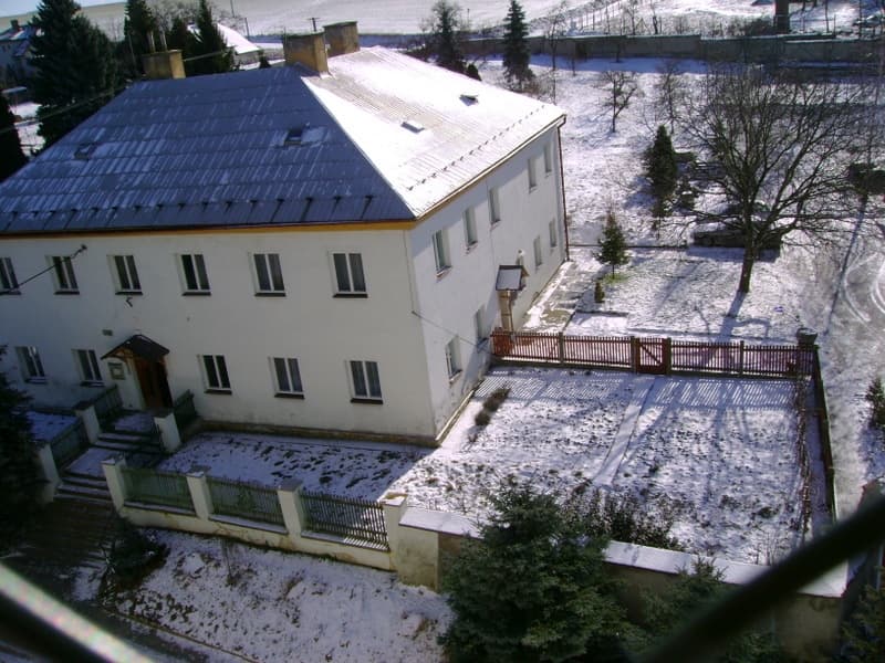 Obrázek pro Fara, kasárna nebo rodina